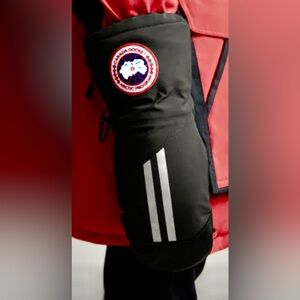 Canada Goose Snow Mantra Insulated Mittens